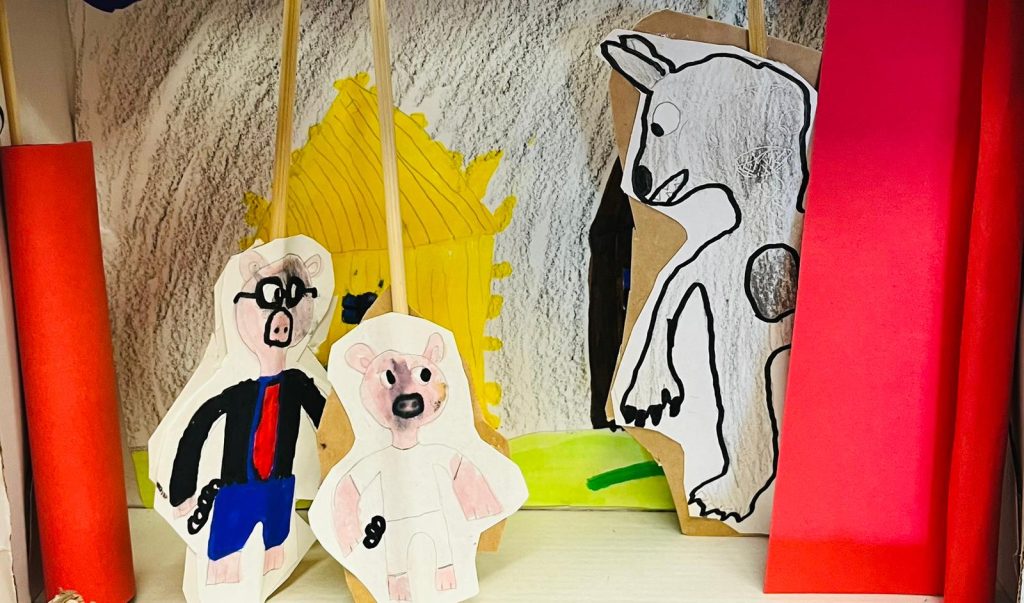 WhatsApp-Image-2026-03-04-at-11.51.53-3-1024x603 Exposição Teatros de pauzinhos - ET 5A