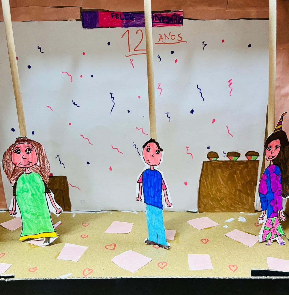 WhatsApp-Image-2026-03-04-at-11.51.53-5-1002x1024 Exposição Teatros de pauzinhos - ET 5A