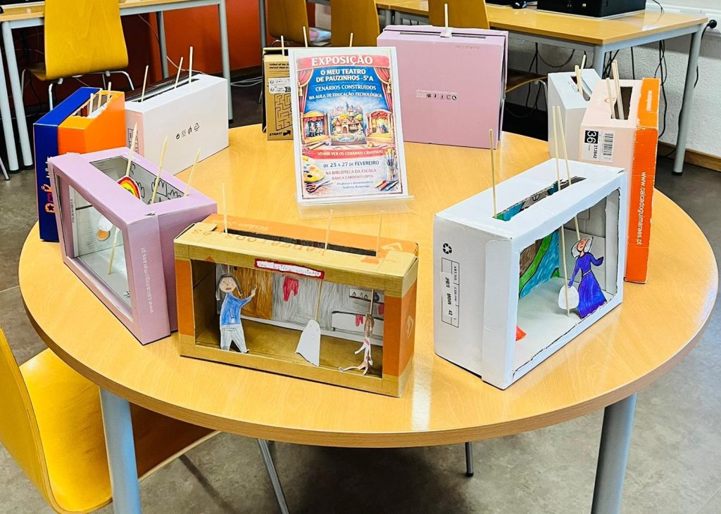 WhatsApp-Image-2026-03-04-at-11.51.54-2-1024x731 Exposição Teatros de pauzinhos - ET 5A