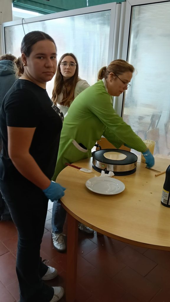 WhatsApp-Image-2026-03-28-at-22.25.05-576x1024 " La chandeleur, allons manger des crêpes" - Disciplina de Francês