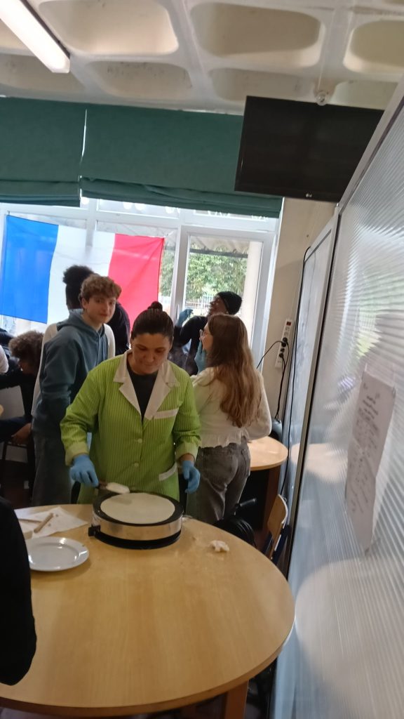 WhatsApp-Image-2026-03-28-at-22.25.10-1-1-576x1024 " La chandeleur, allons manger des crêpes" - Disciplina de Francês