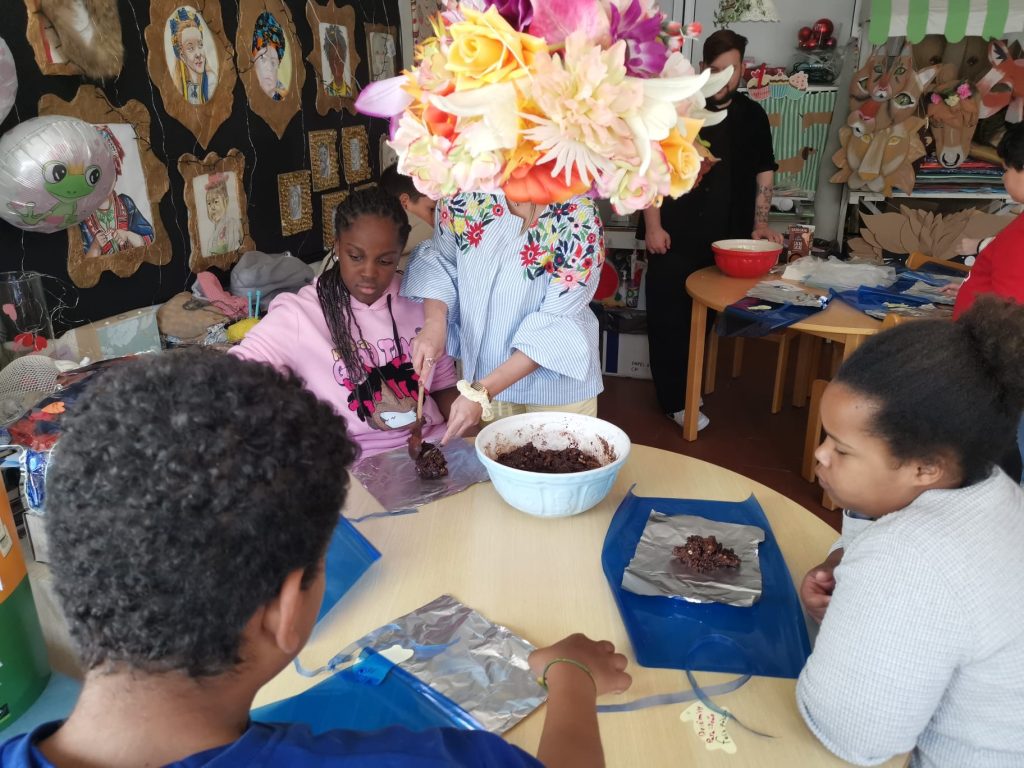 WhatsApp-Image-2026-03-30-at-13.35.4112-1024x768 Projeto Padrinhos e Afilhados - 5.º Anos