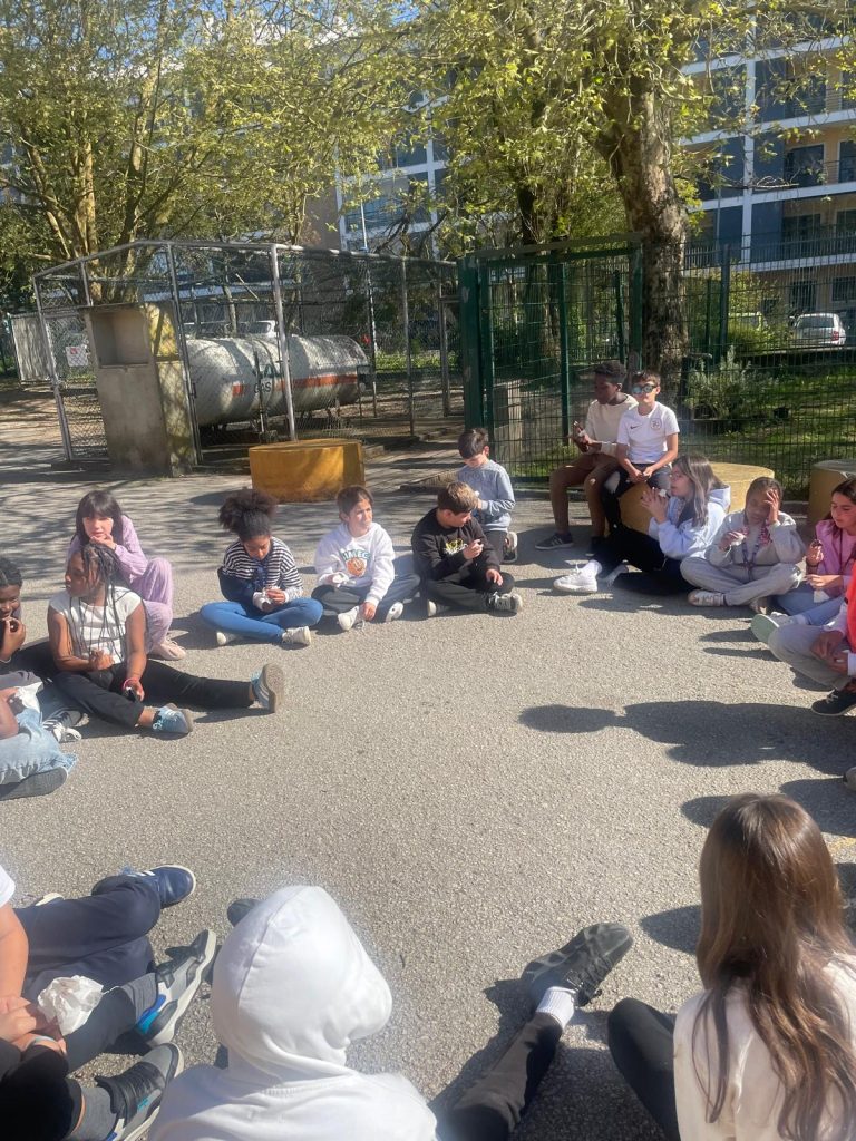 WhatsApp-Image-2026-03-30-at-19.37.31-768x1024 Projeto Padrinhos e Afilhados - 5.º Anos