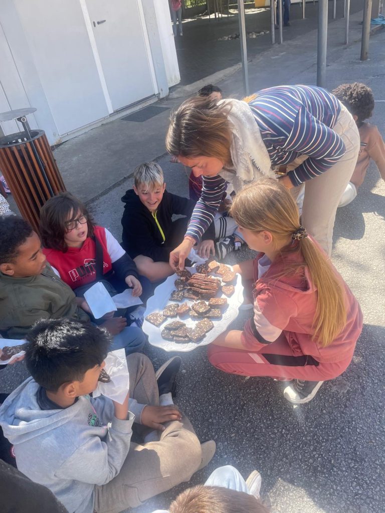 WhatsApp-Image-2026-03-30-at-19.37.35-12-768x1024 Projeto Padrinhos e Afilhados - 5.º Anos