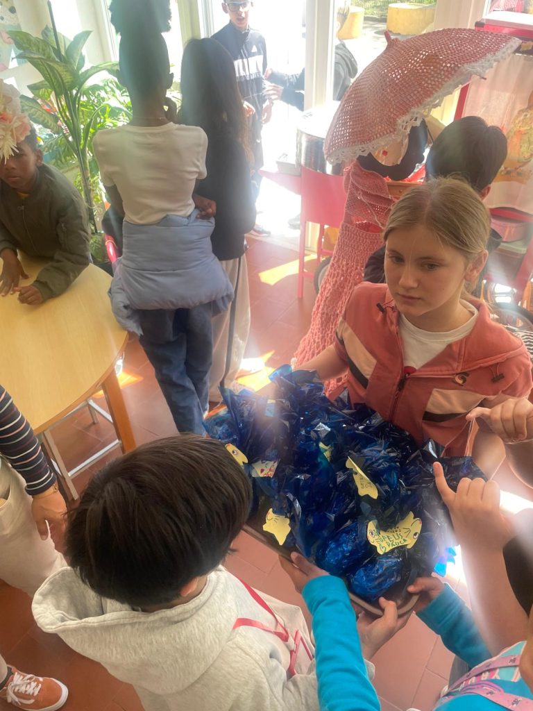 WhatsApp-Image-2026-03-30-at-19.37.35-14-768x1024 Projeto Padrinhos e Afilhados - 5.º Anos