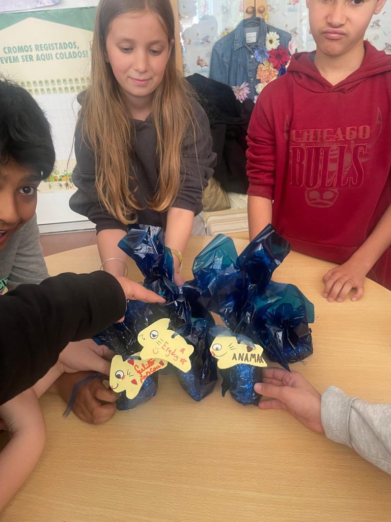 WhatsApp-Image-2026-03-30-at-19.37.35-19-768x1024 Projeto Padrinhos e Afilhados - 5.º Anos