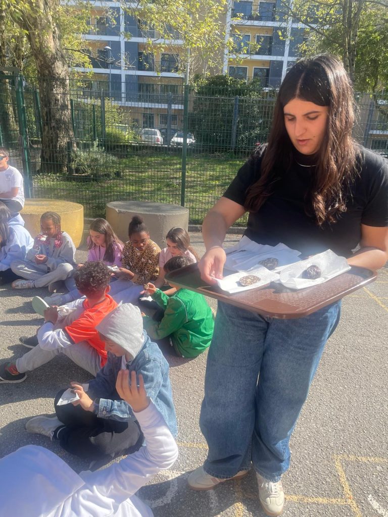 WhatsApp-Image-2026-03-30-at-19.37.35-2-768x1024 Projeto Padrinhos e Afilhados - 5.º Anos