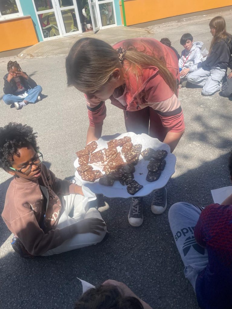 WhatsApp-Image-2026-03-30-at-19.37.35-8-768x1024 Projeto Padrinhos e Afilhados - 5.º Anos