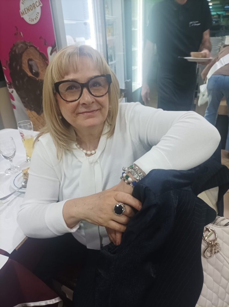 WhatsApp-Image-2026-04-01-at-22.19.24-765x1024 Vamos ter Saudades da Professora Ermelinda