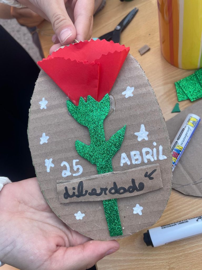 WhatsApp-Image-2026-04-24-at-19.39.01-15-768x1024 25 de Abril