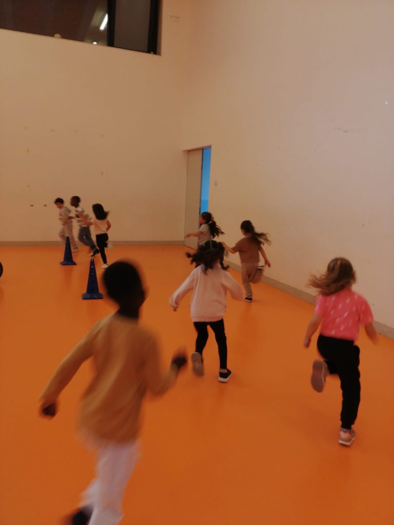 WhatsApp-Image-2026-04-26-at-15.14.00-768x1024 A aprender somos felizes (sala verde JI da Mina)