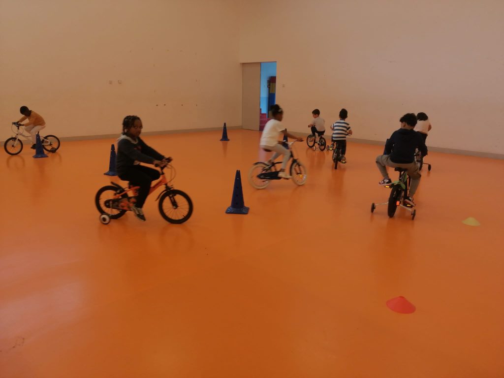 WhatsApp-Image-2026-04-26-at-15.14.01-1-1024x768 A aprender somos felizes (sala verde JI da Mina)