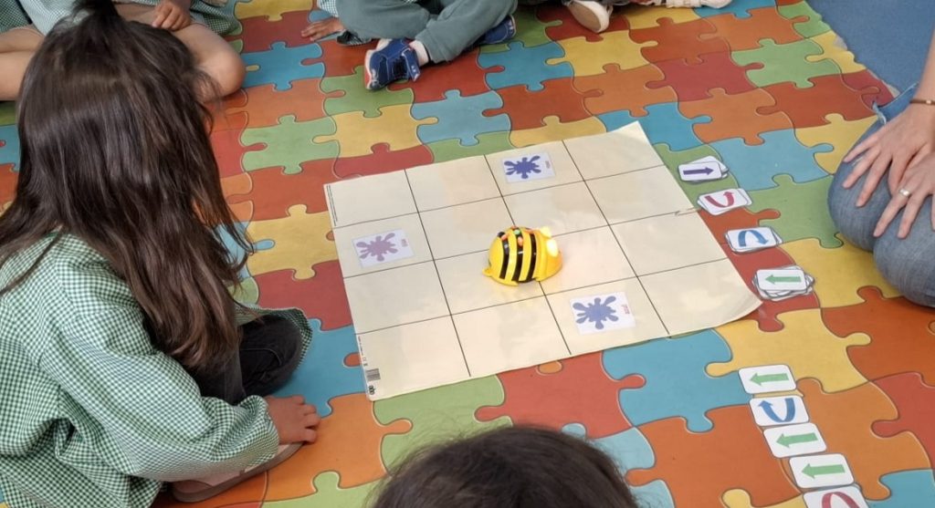 WhatsApp-Image-2026-04-26-at-15.32.46-1-1024x557 A aprender somos felizes (sala verde JI da Mina)