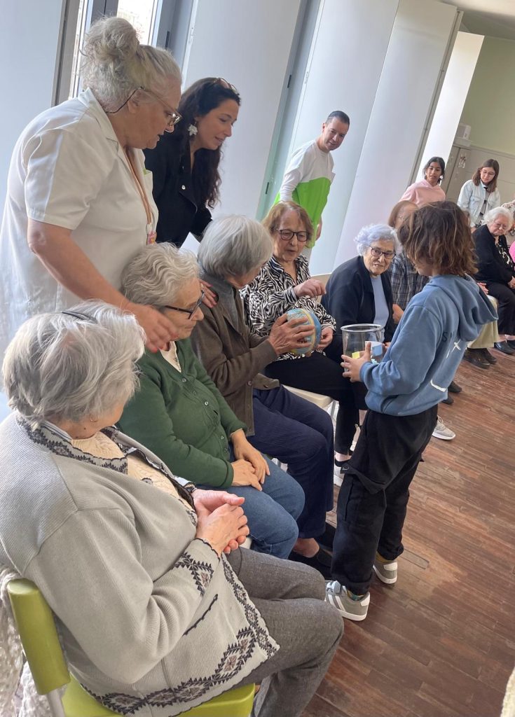 WhatsApp-Image-2026-04-28-at-22.07.57-1-735x1024 Semana Intergeracional - 4.º Ano Escola da Mina