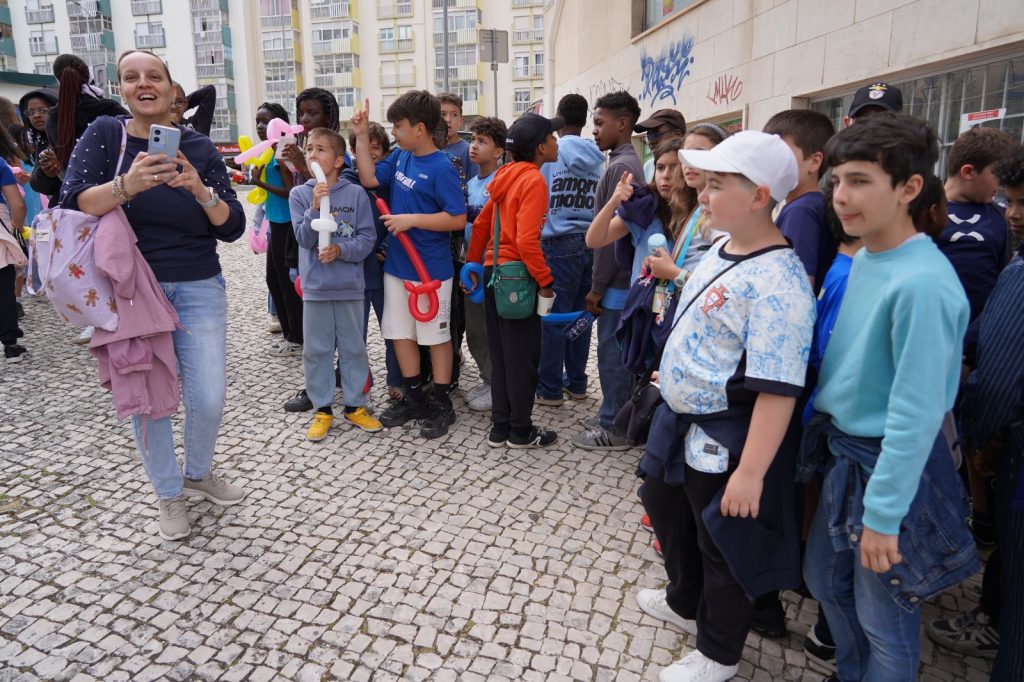 WhatsApp-Image-2026-05-02-at-00.22.28-27-1-1024x682 Maior Laço Azul Humano de Sempre