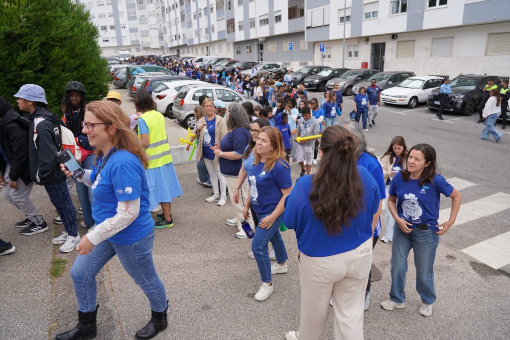 WhatsApp-Image-2026-05-02-at-00.25.16-9-1024x682 Maior Laço Azul Humano de Sempre