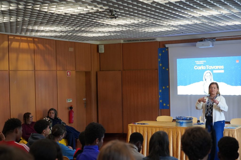WhatsApp-Image-2026-05-08-at-15.11.57-2-1024x682 Intervenção da Eurodeputada Carla Tavares no AECL - Semana da Europa