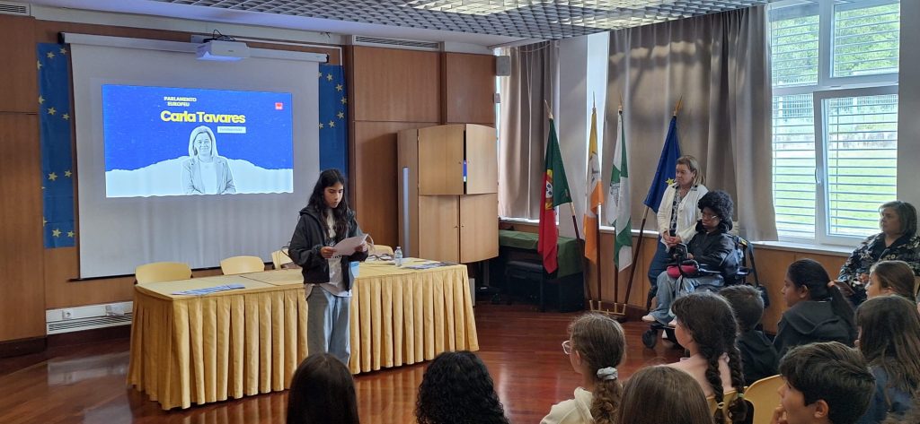 WhatsApp-Image-2026-05-08-at-15.14.00-1-1024x473 Intervenção da Eurodeputada Carla Tavares no AECL - Semana da Europa