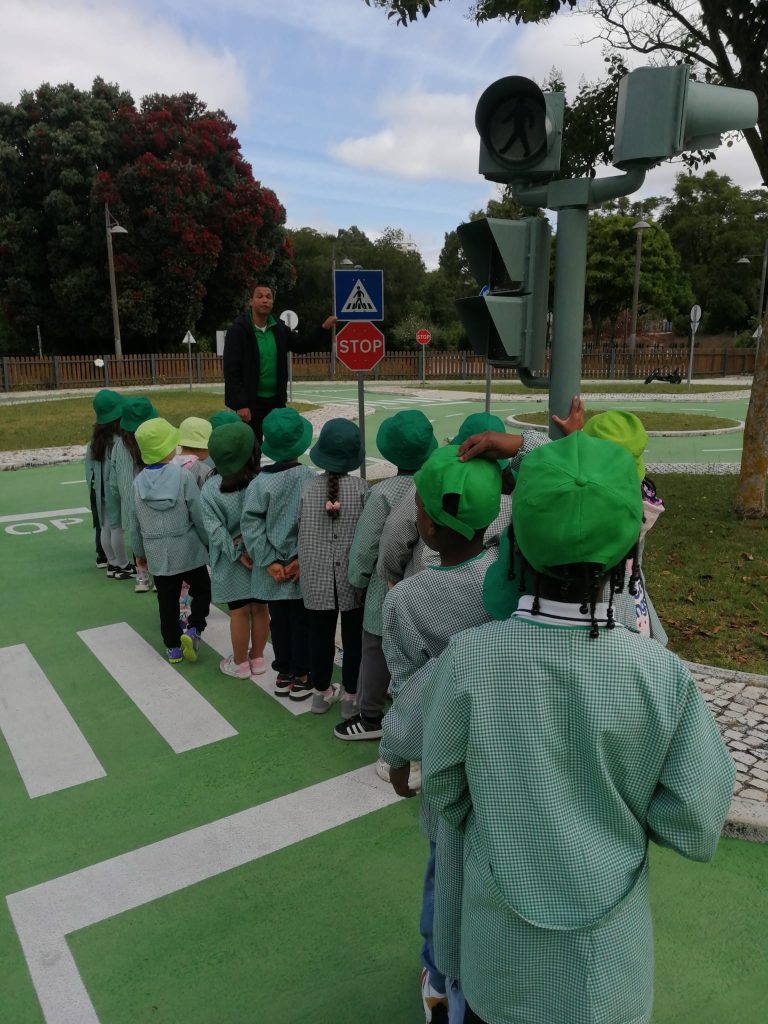 WhatsApp-Image-2026-05-24-at-18.07.06-768x1024 A aprender somos felizes (sala verde - EB1/JI da Mina)