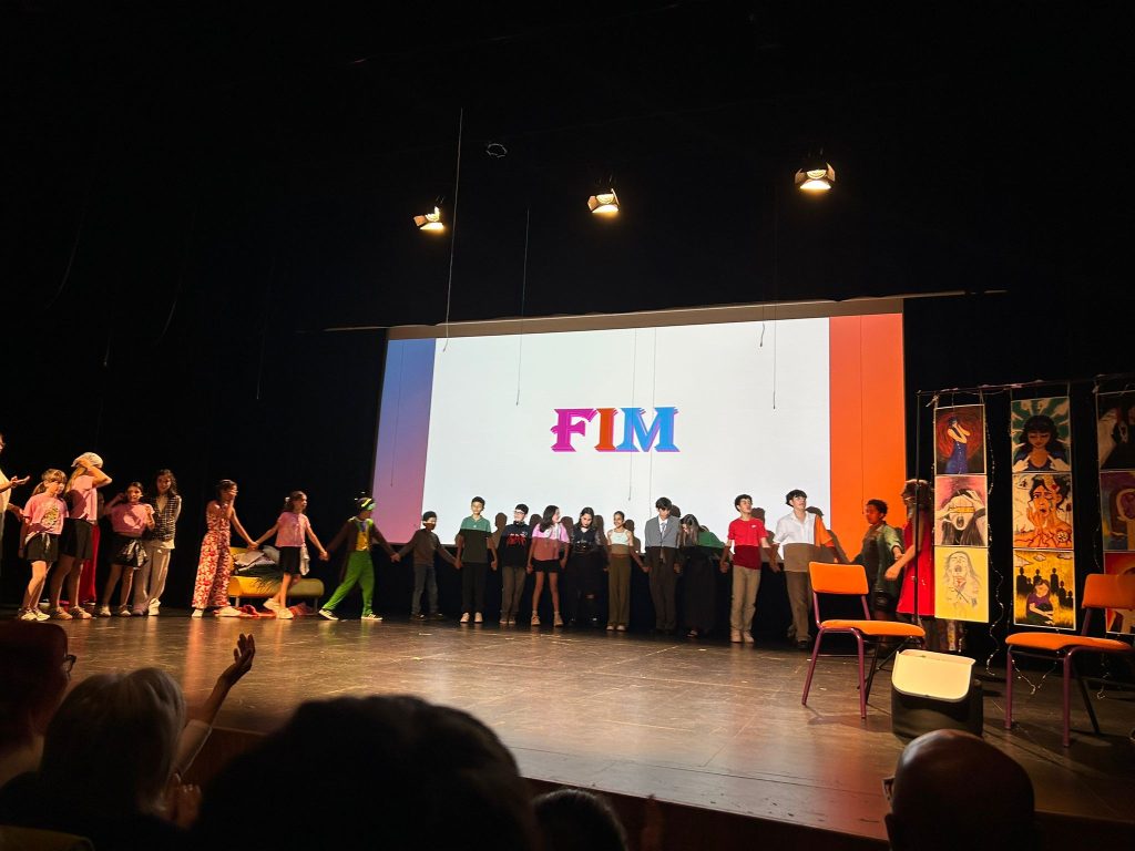 WhatsApp-Image-2026-05-25-at-15.58.54-5-1024x768 XXV.ª Mostra de Teatro, do concelho da Amadora - Socorro…estou a crescer! - Uma Parábola com Pais e Filhos