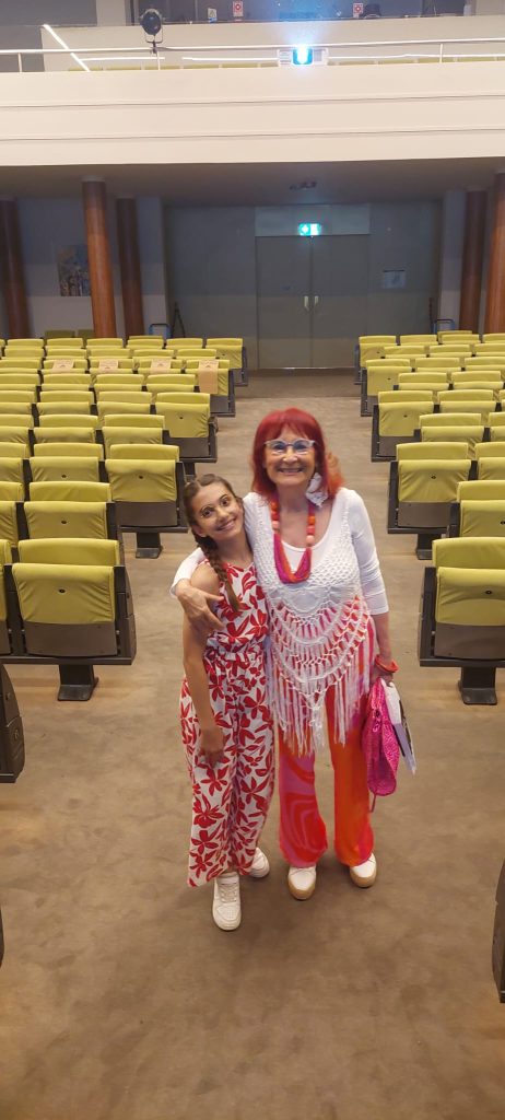 WhatsApp-Image-2026-05-25-at-15.58.54-7-2-462x1024 XXV.ª Mostra de Teatro, do concelho da Amadora - Socorro…estou a crescer! - Uma Parábola com Pais e Filhos