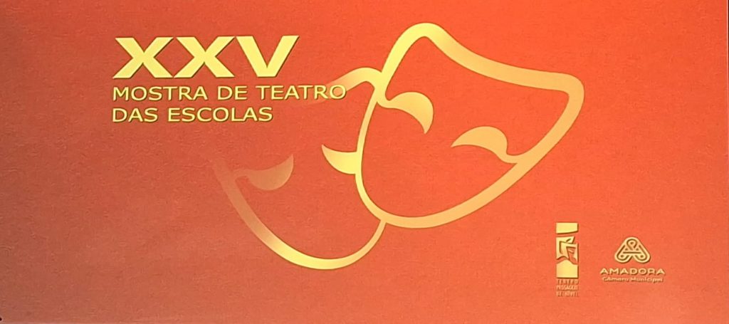 WhatsApp-Image-2026-05-25-at-15.59.44-1024x455 XXV.ª Mostra de Teatro, do concelho da Amadora - Socorro…estou a crescer! - Uma Parábola com Pais e Filhos