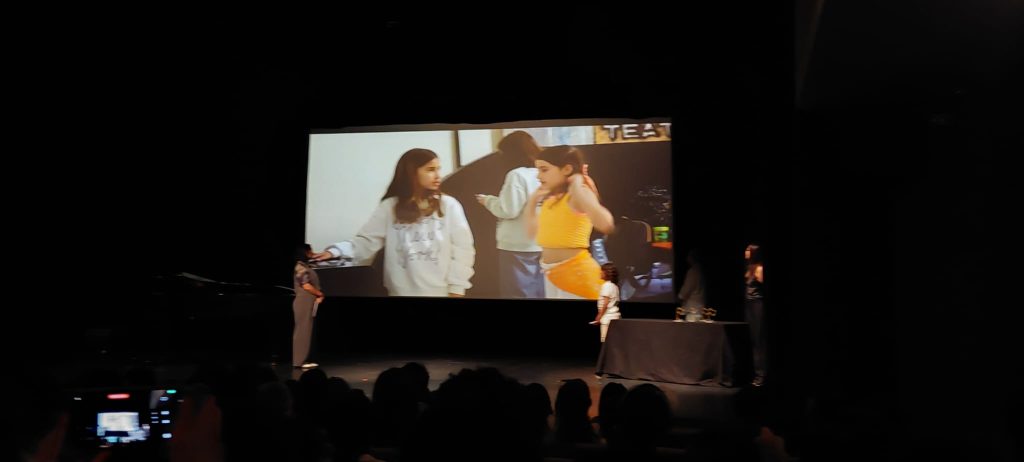 WhatsApp-Image-2026-05-25-at-16.00.24-6-1-1024x462 XXV.ª Mostra de Teatro, do concelho da Amadora - Socorro…estou a crescer! - Uma Parábola com Pais e Filhos