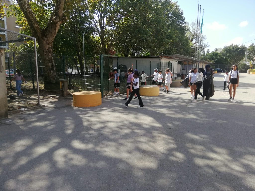 WhatsApp-Image-2026-10-06-at-14.44.18-1024x768 Atividade Escola Limpa: alunos promovem sustentabilidade e cidadania ativa